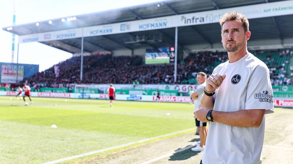 Rasanter Derbysieg beschert Klose den Traumstart