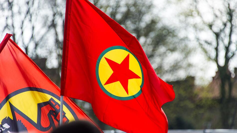 Fahne der verbotenen PKK