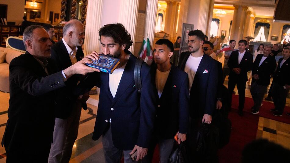 Irans Nationalspieler müssen noch am selben Spieltag ein- und ausreisen