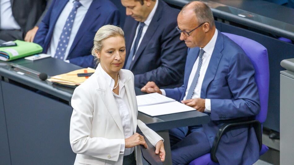 Union stürzt auf Rekordtief – AfD knackt 30-Prozent-Marke