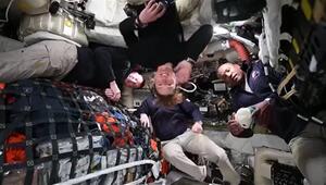 Gruß aus dem All: Artemis-II-Crew hat Erdumlaufbahn verlassen