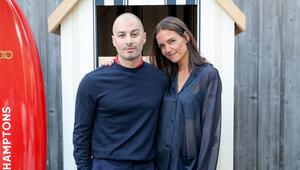 Ganz offiziell posiert Katie Holmes mit Jason Bard Yarmosky.