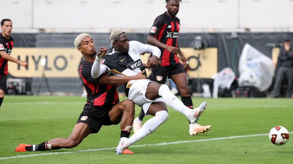 Neuling feiert Sensationssieg gegen Leverkusen – Eintracht verspielt den Sieg