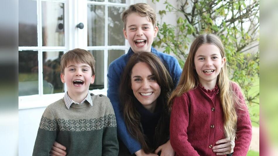 Prinzessin Kate mit ihren Kindern Louis (l.), George und Charlotte.