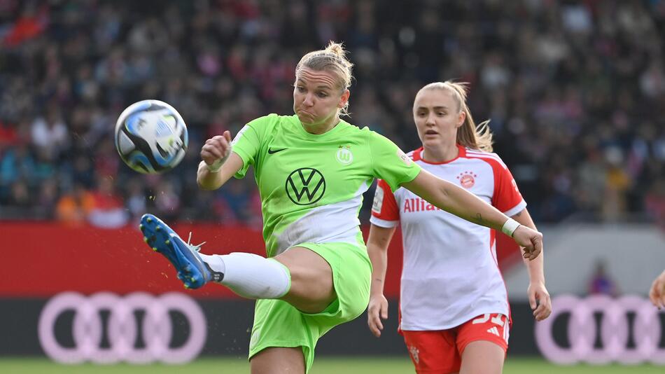 Wolfsburgs Kapitänin Alexandra Popp gegen Bayern Münchens Georgia Stanway