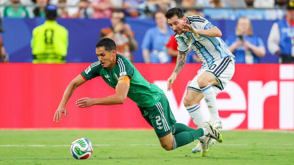 Nach umstrittener Messi-Szene: Algerien reicht Beschwerde bei der FIFA ein