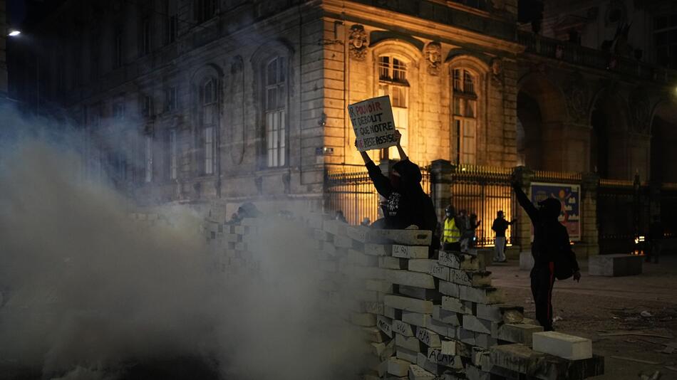 Frankreich erlebt einen Tag der Gewalt