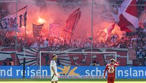Am vorletzten Spieltag kämpft die Fortuna noch um den Auf- und Schalke gegen den Abstieg.
