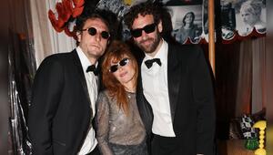 Natasha Lyonne in Cannes mit ihrem Freund Matthew Avedon (r.)
