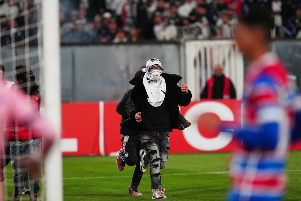 Ausschreitungen Spiel Colo Colo - Fortaleza in Santiago de Chile