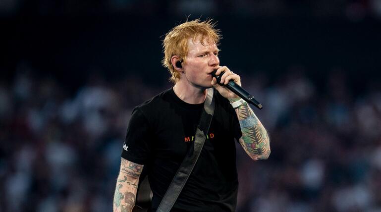 Ed Sheeran während eines Auftritts.