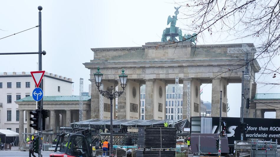 Aufbau Silvesterparty am Brandenburger Tor