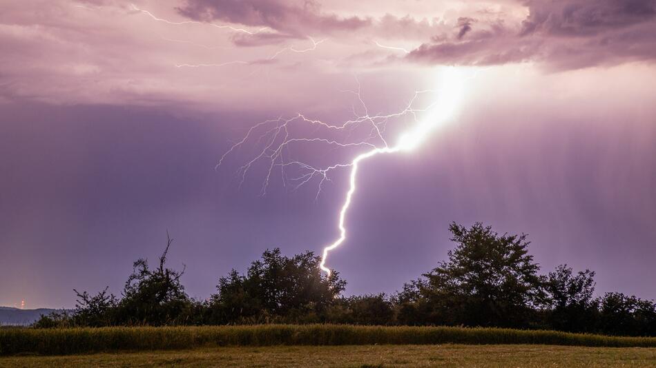 Gewitter mit Unwetterpotenzial: DWD gibt Warnung für drei Regionen