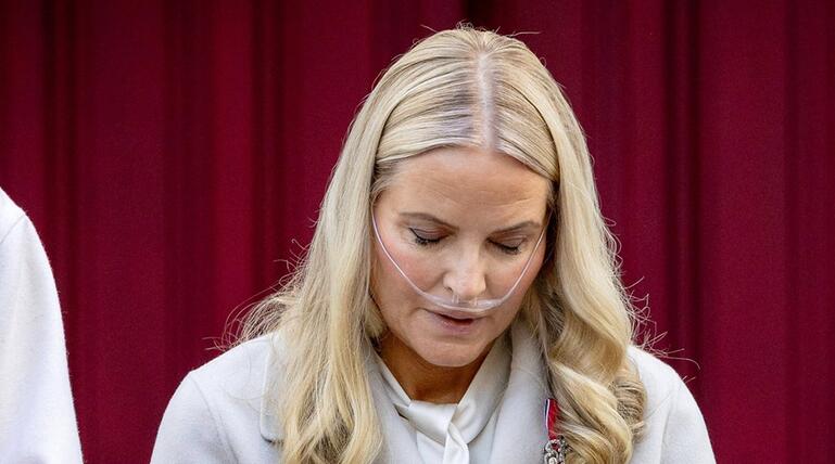 Norwegens Kronprinzessin Mette-Marit erholt sich derzeit von ihrer Lungentransplantation.