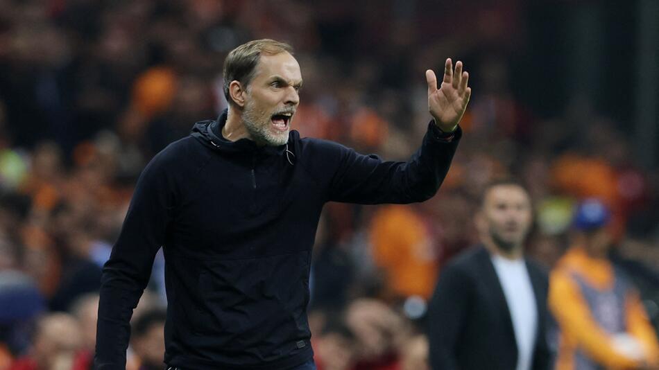 Bayern Münchens Trainer Thomas Tuchel erregt sich während der Partie bei Galatasaray Istanbul