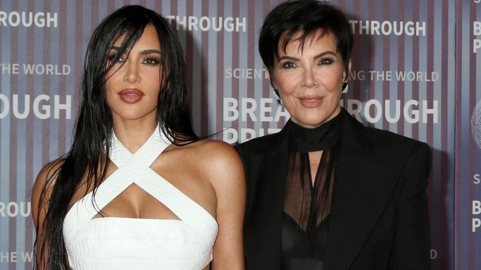 Kris Jenner (re.) vor wenigen Wochen mit ihrer Tochter Kim Kardashian.