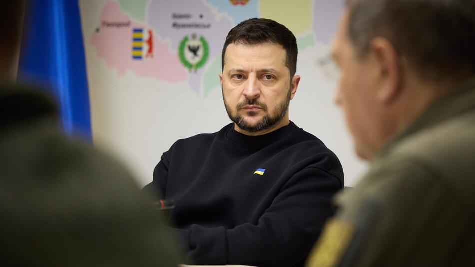 Präsident Wolodymyr Selenskyj auf Truppenbesuch
