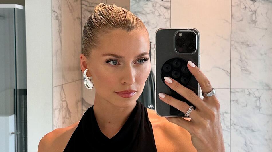 Lena Gercke teilt süße Bilder: Lia genießt die Aussicht von Mamas Schultern