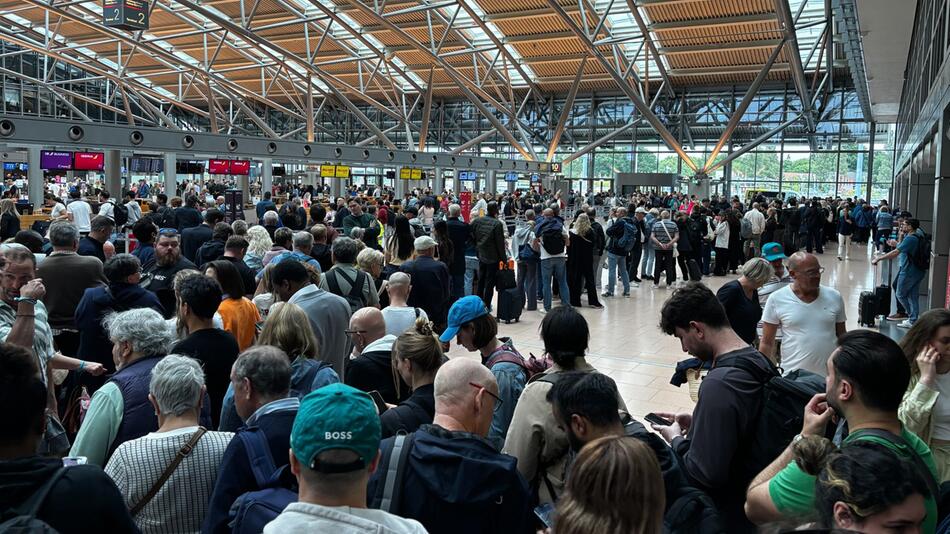 Sicherheitsbereich am Hamburger Flughafen geräumt – Grund steht fest
