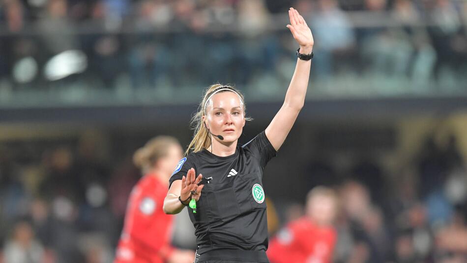 Fabienne Michel, Fußball, Schiedrichterin, Sexismus