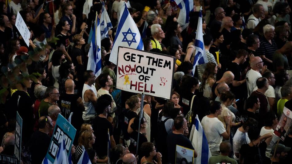 Thousands in Israel Demand: Don't Abandon Hostages