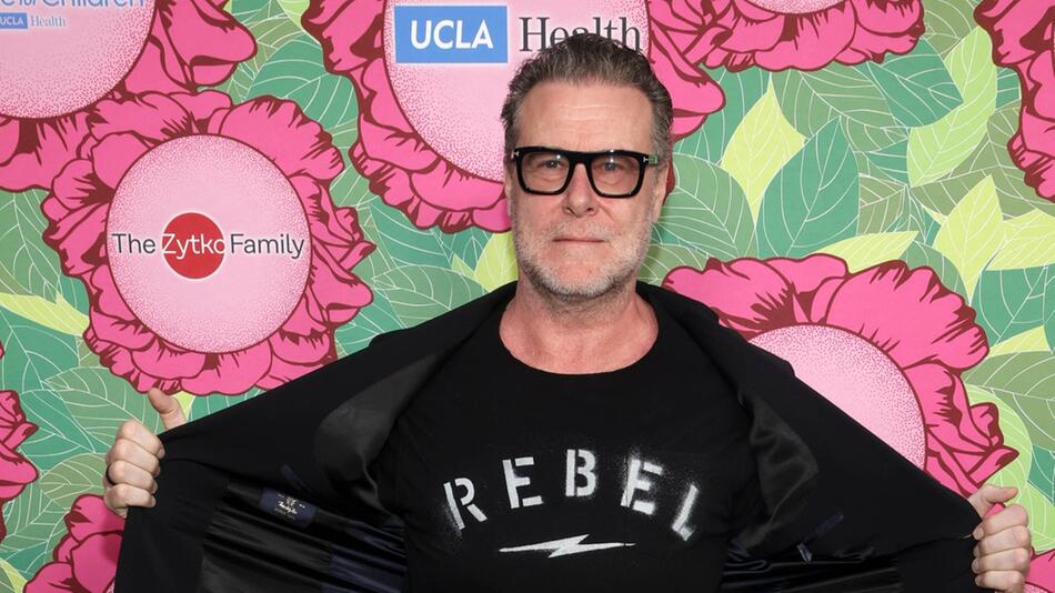 Dean McDermott macht seine Beziehung offiziell.