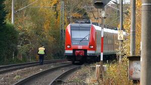 Tödlicher Unfall mit S-Bahn: Zug erfasst Fußgänger