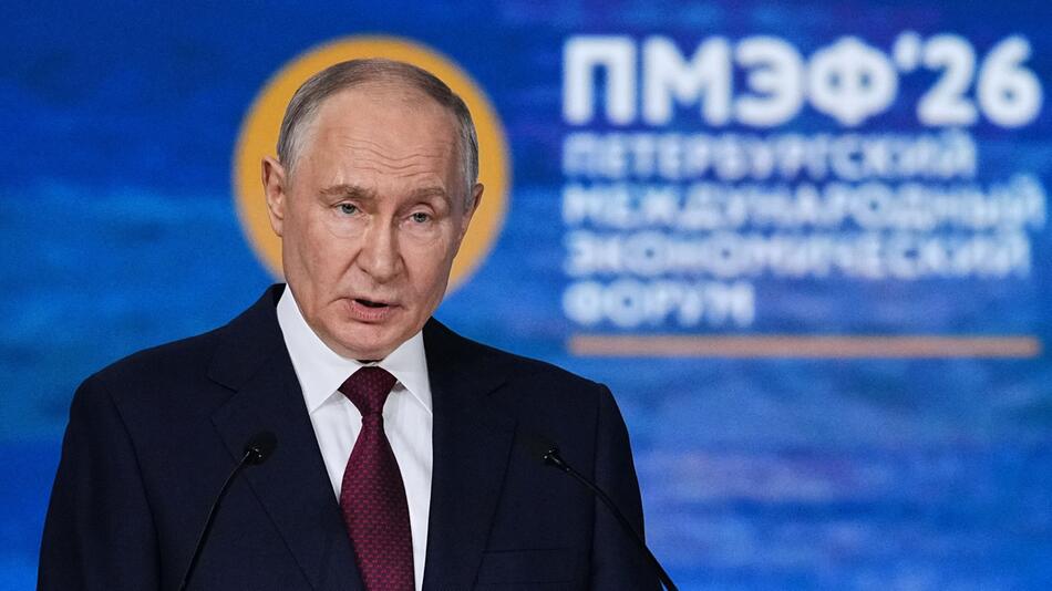 Ukraine greift Russland erneut während Wirtschaftsforum an