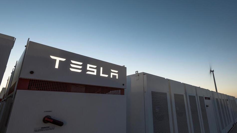 Tesla Powerpack