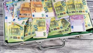 Geldkoffer mit Euroscheinen