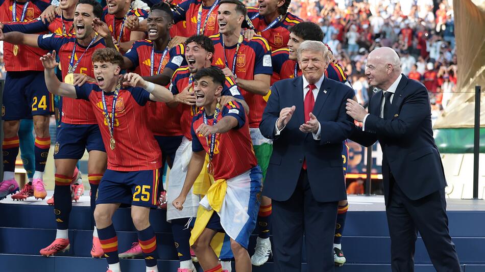 Spanien veröffentlicht WM-Siegerfoto ganz ohne Trump
