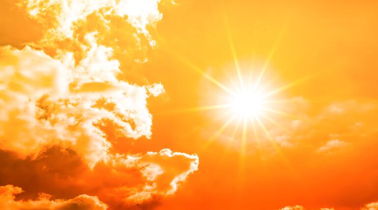 Sonne am Himmel