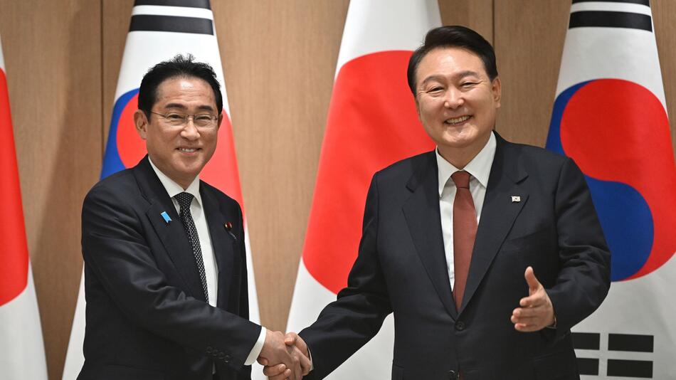 Japans Regierungschef Kishida besucht Südkorea