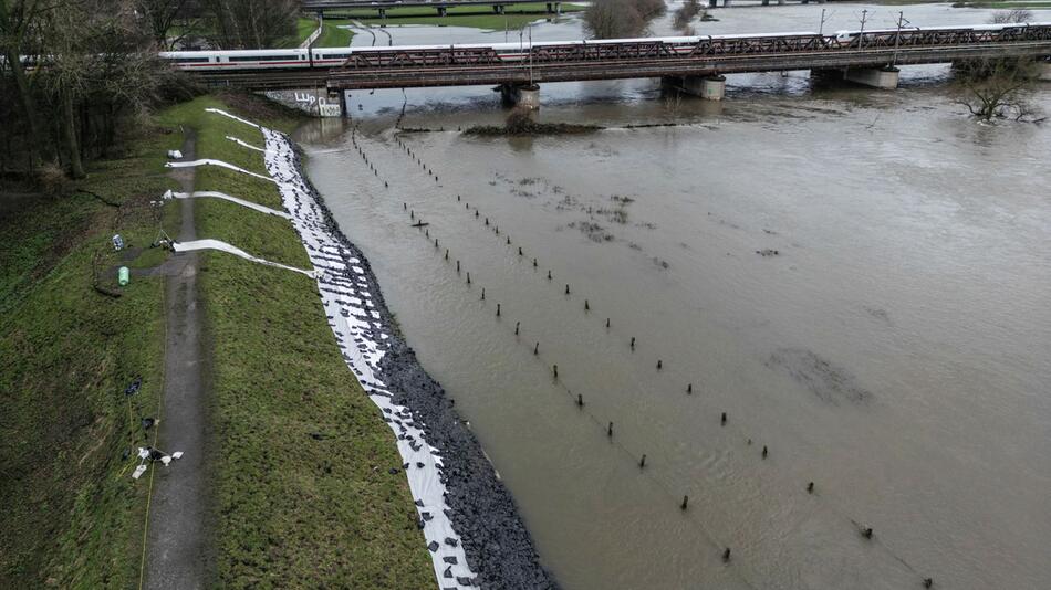 Hochwasserlage - Ruhrdeich Oberhausen