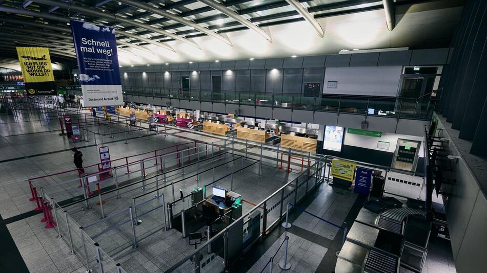 Verdi-Warnstreiks im Luftverkehr - Flughafen Dortmund