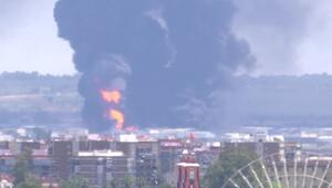 Großbrand in Chemielagerhalle in Spanien