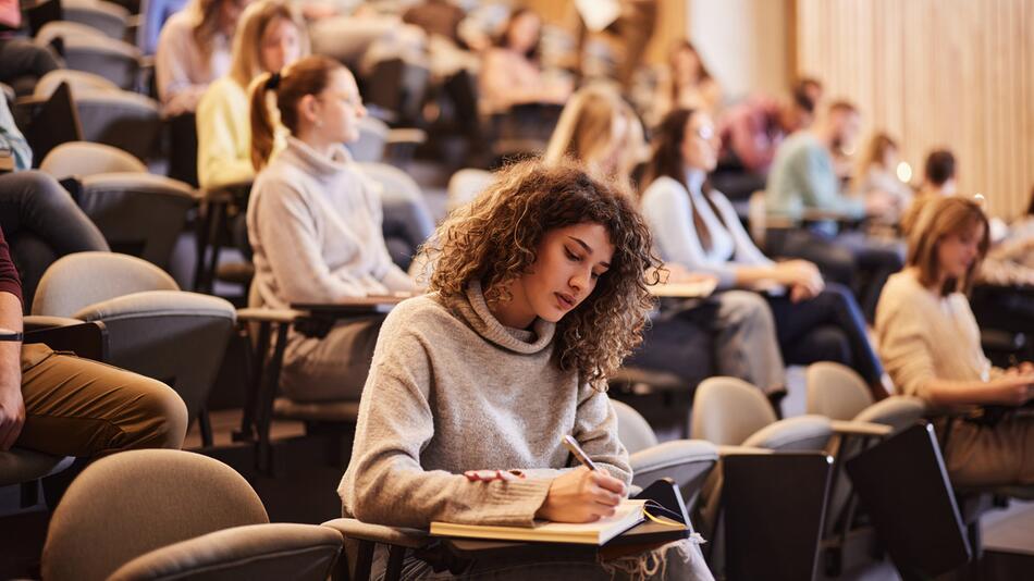 Studierende in einem Hörsaal