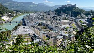 Ausblick vom Mönchsberg auf Salzburg