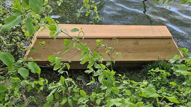 Leerer Sarg gefunden