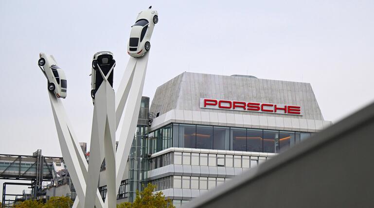 Porscheplatz in Stuttgart-Zuffenhausen