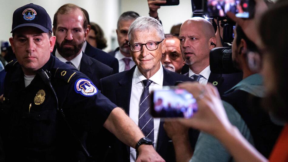 Bill Gates sagt aus: Epstein soll ihn erpresst haben