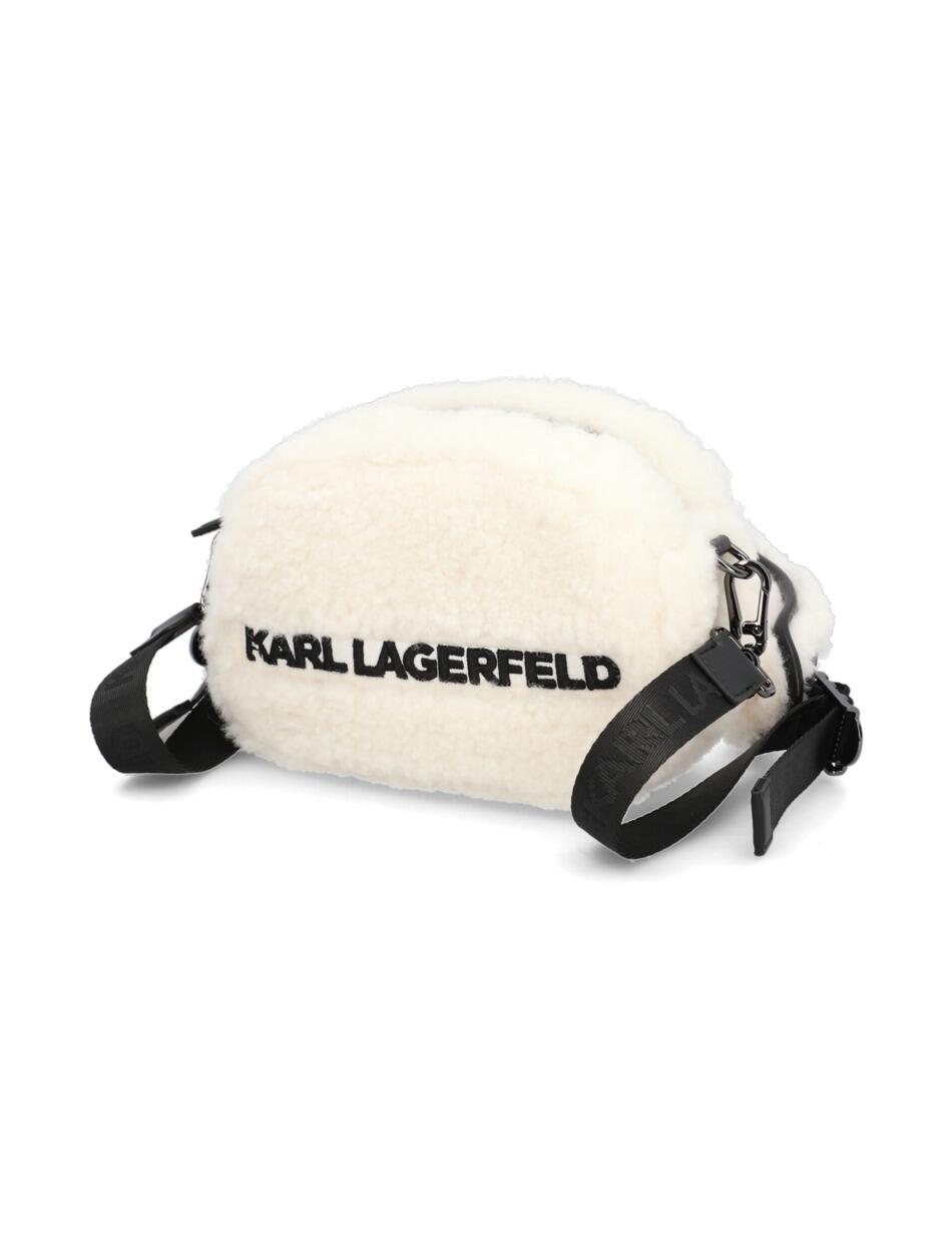 Mini-Bag in Plüsch-Optik von Karl Lagerfeld.