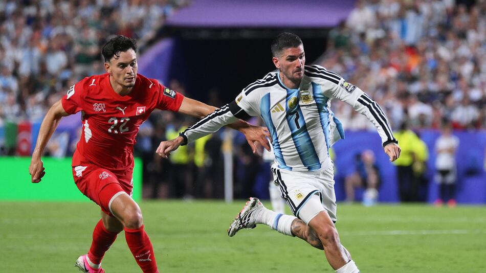 Die Schweiz muss in Unterzahl in die Verlängerung gegen Argentinien