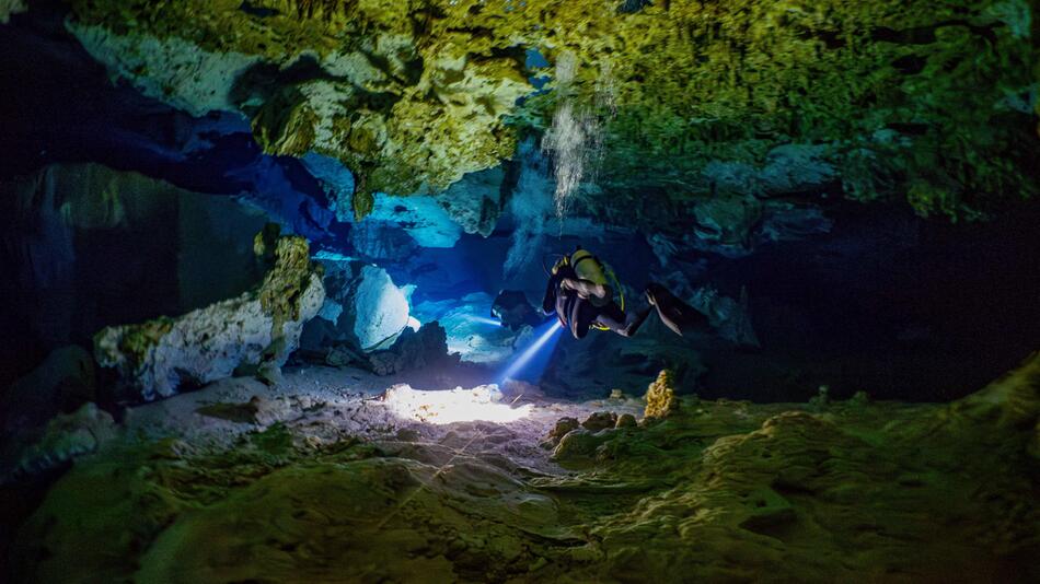 Fischer überlebt 15 Tage in Unterwasserhöhle