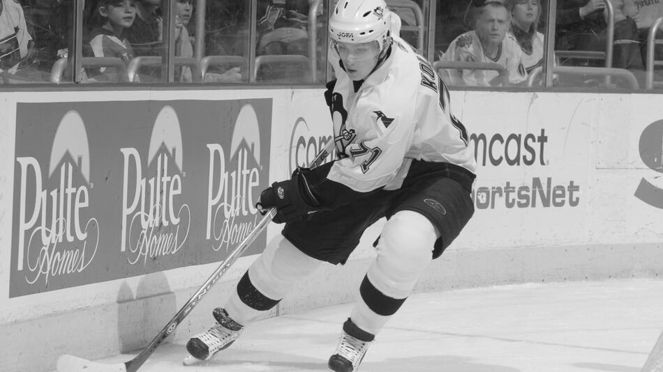 Konstantin Kolzow (hier im Jahr 2006 im Trikot der Pittsburgh Penguins) ist verstorben.