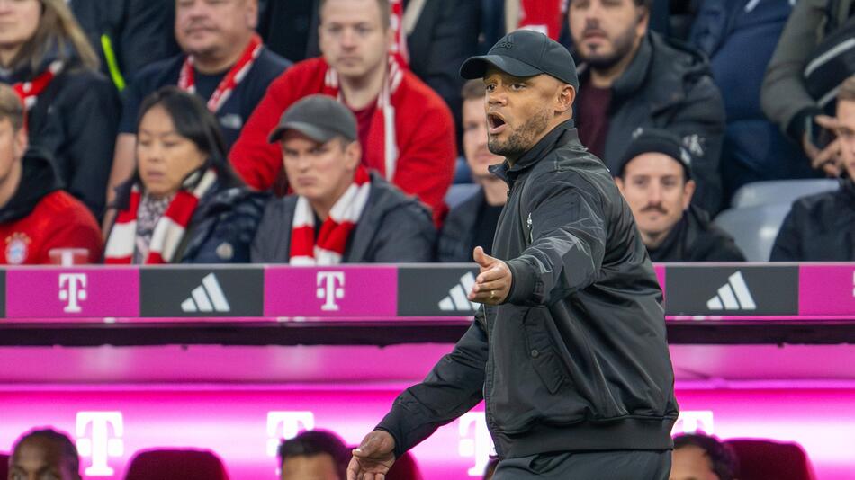 Bayern-Trainer Vincent Kompany während des Spitzenspiels gegen Bayer Leverkusen