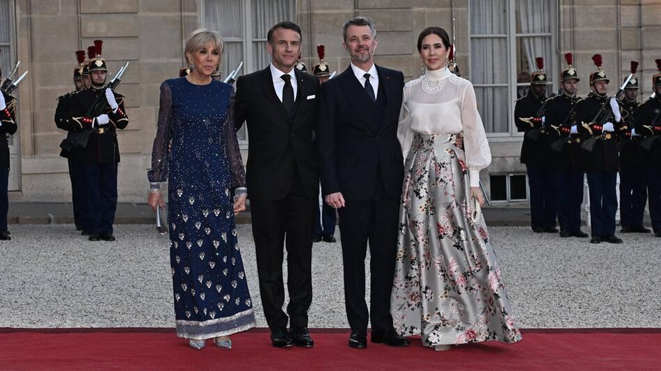 Brigitte Macron (v.l.), Präsident Emmanuel Macron, Königin Mary und König Frederik X. posierten ...