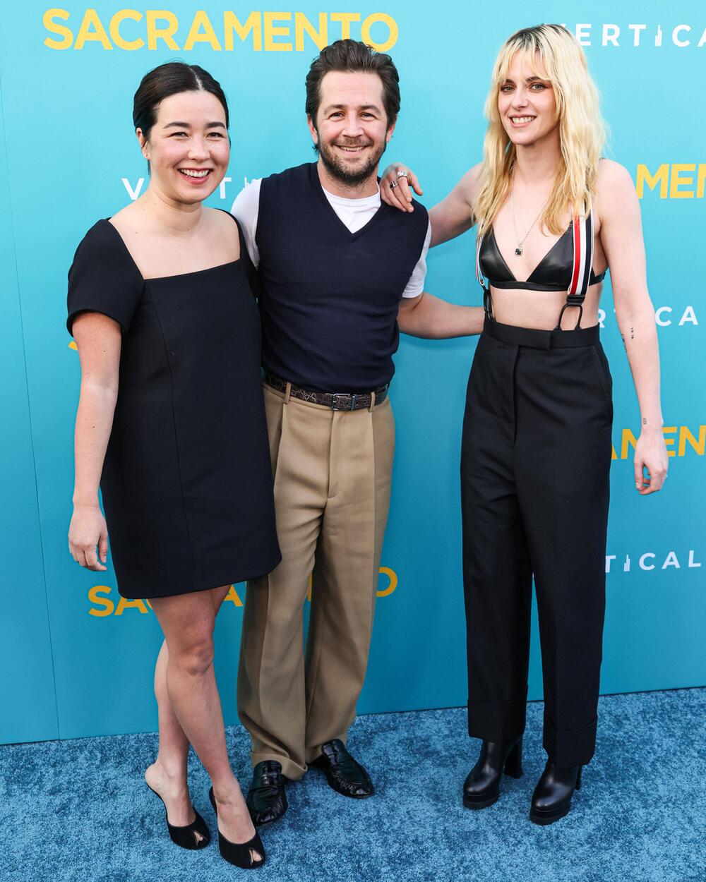 Maya Erskine, Michael Angarano und Kristen Stewart