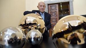 Bildhauer Arnaldo Pomodoro