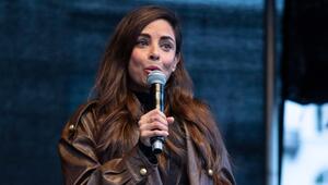 Collien Fernandes bei der Demonstration gegen sexualisierte Gewalt in Hamburg.